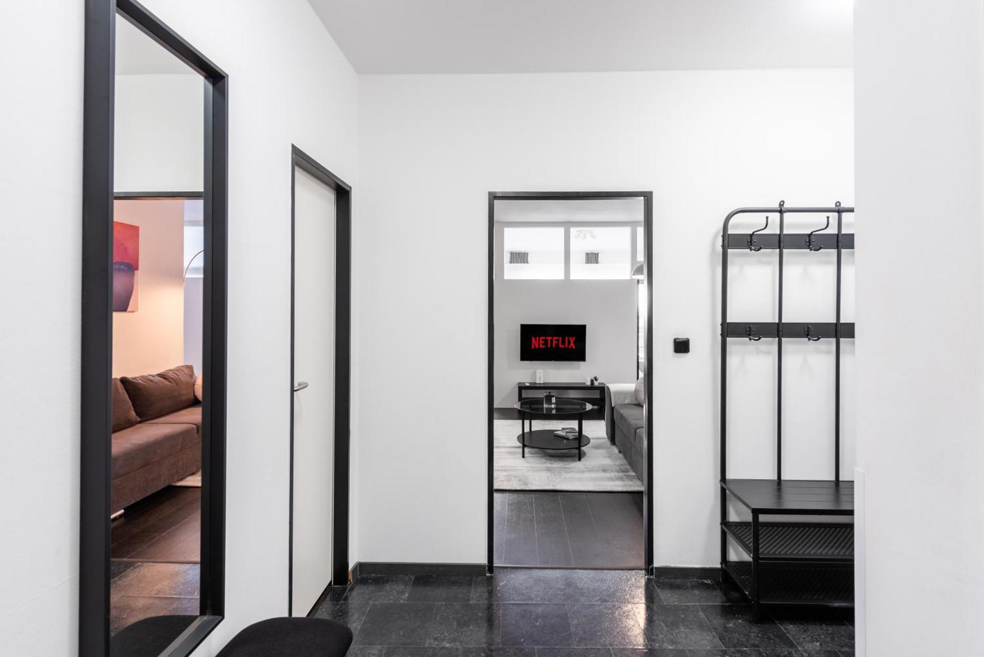 Spacious Apartments Near Karlin Square Praga Exterior foto