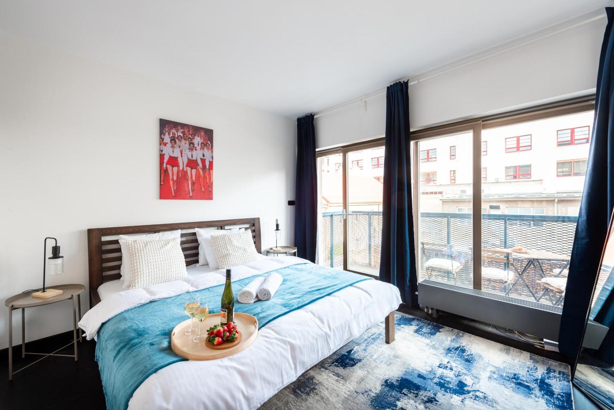 Spacious Apartments Near Karlin Square Praga Exterior foto