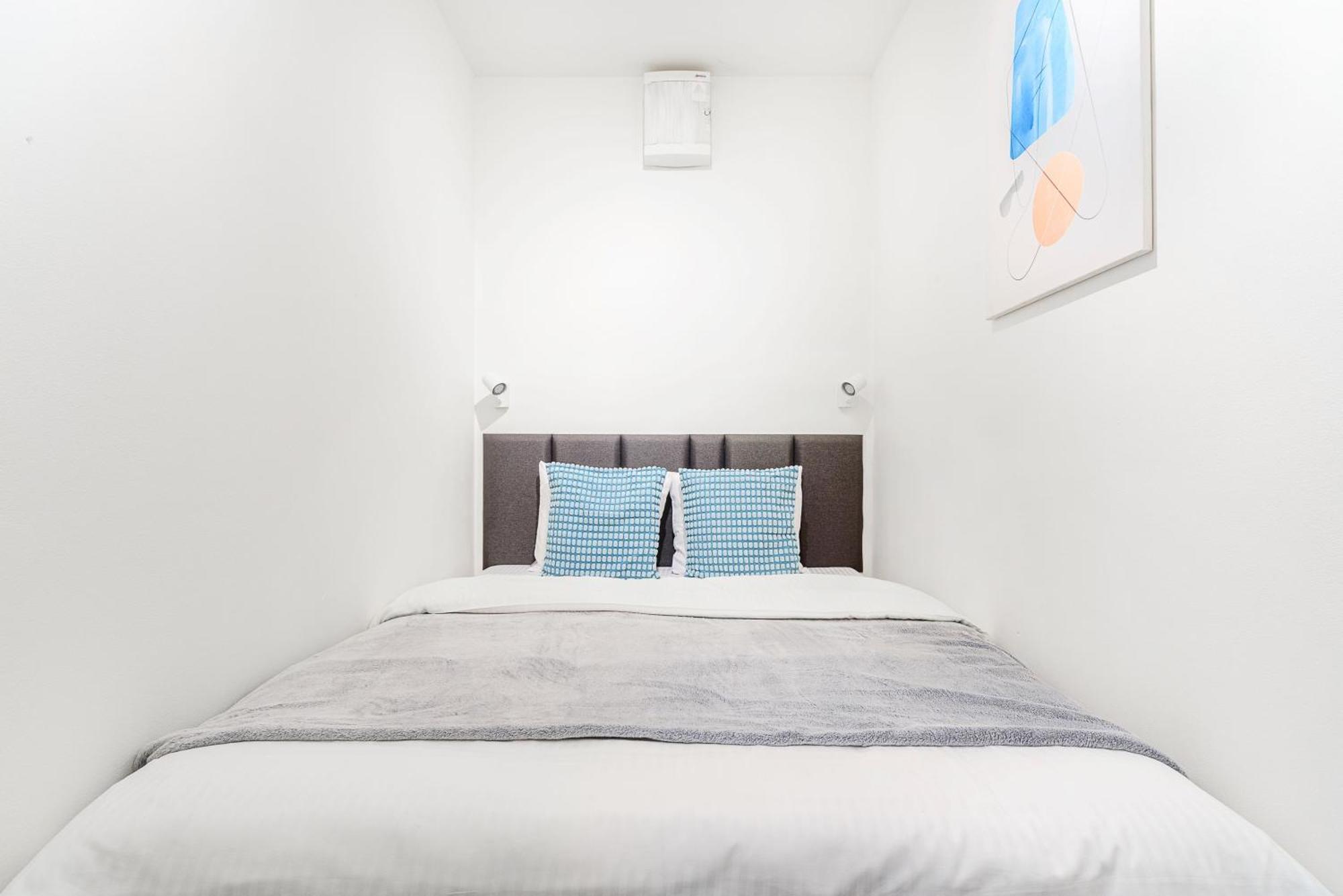 Spacious Apartments Near Karlin Square Praga Exterior foto