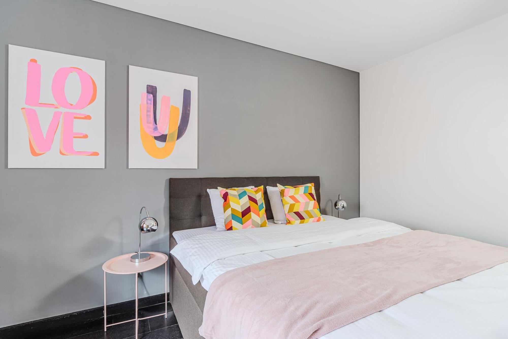 Spacious Apartments Near Karlin Square Praga Exterior foto