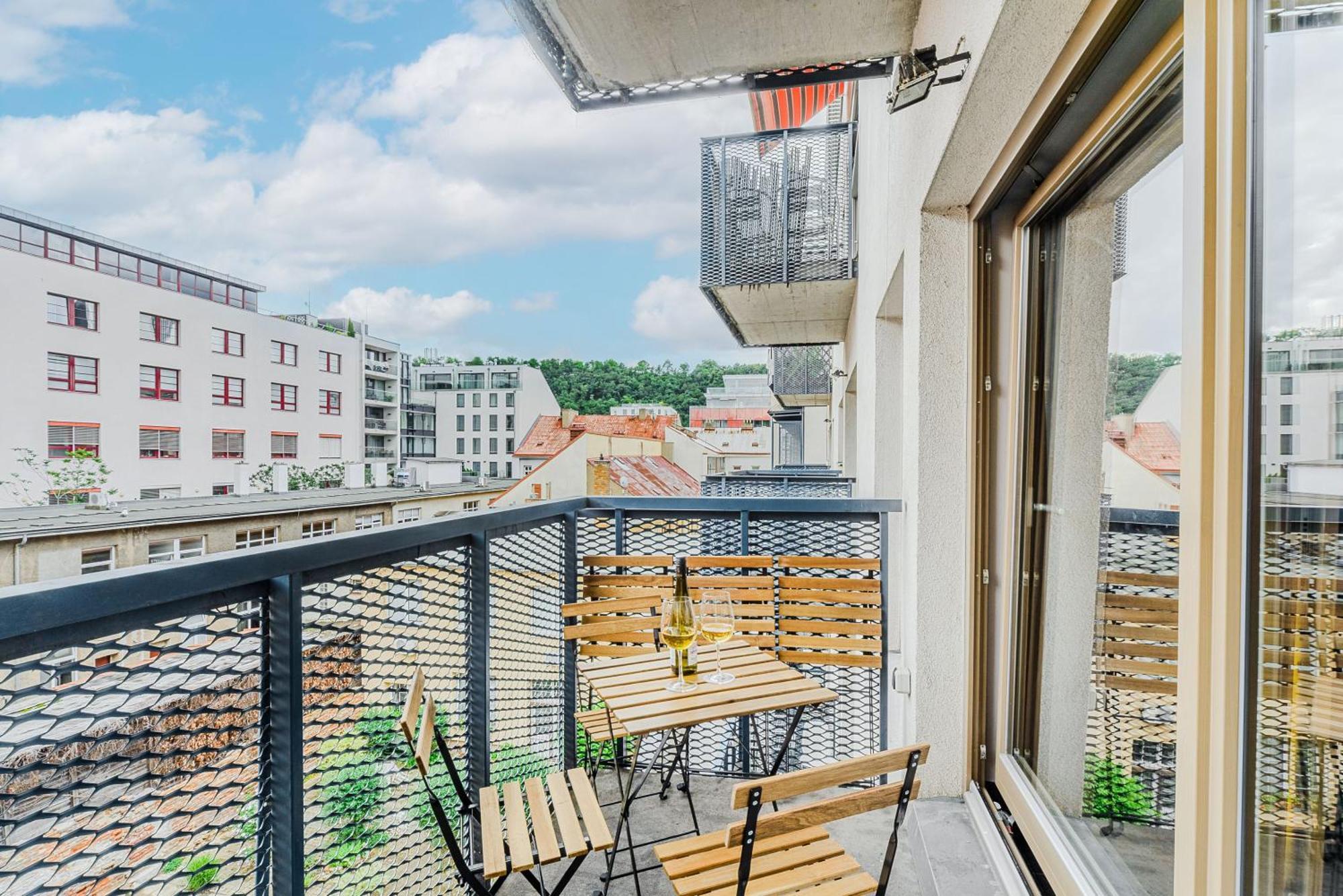 Spacious Apartments Near Karlin Square Praga Exterior foto