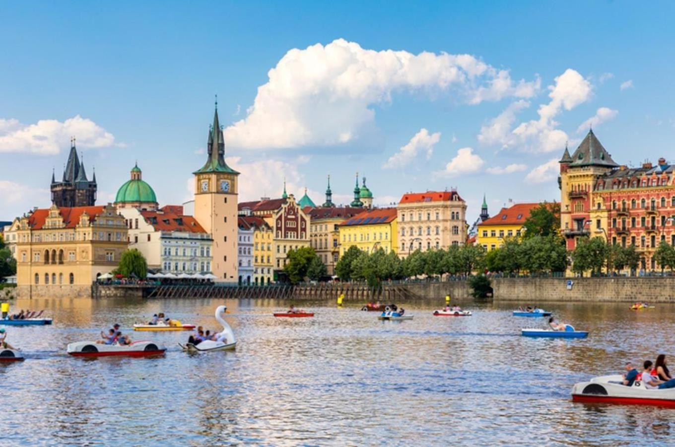 Spacious Apartments Near Karlin Square Praga Exterior foto