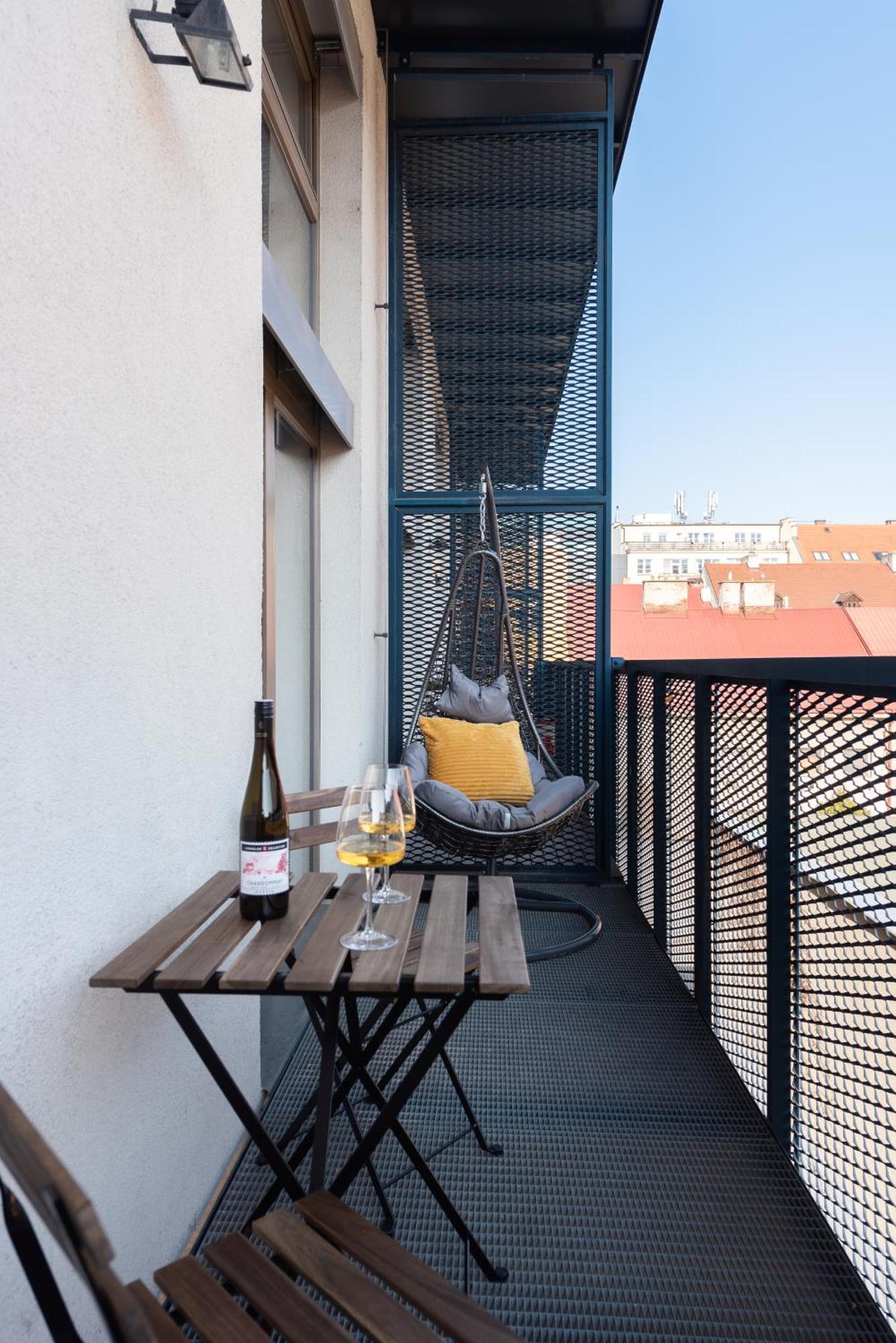 Spacious Apartments Near Karlin Square Praga Exterior foto