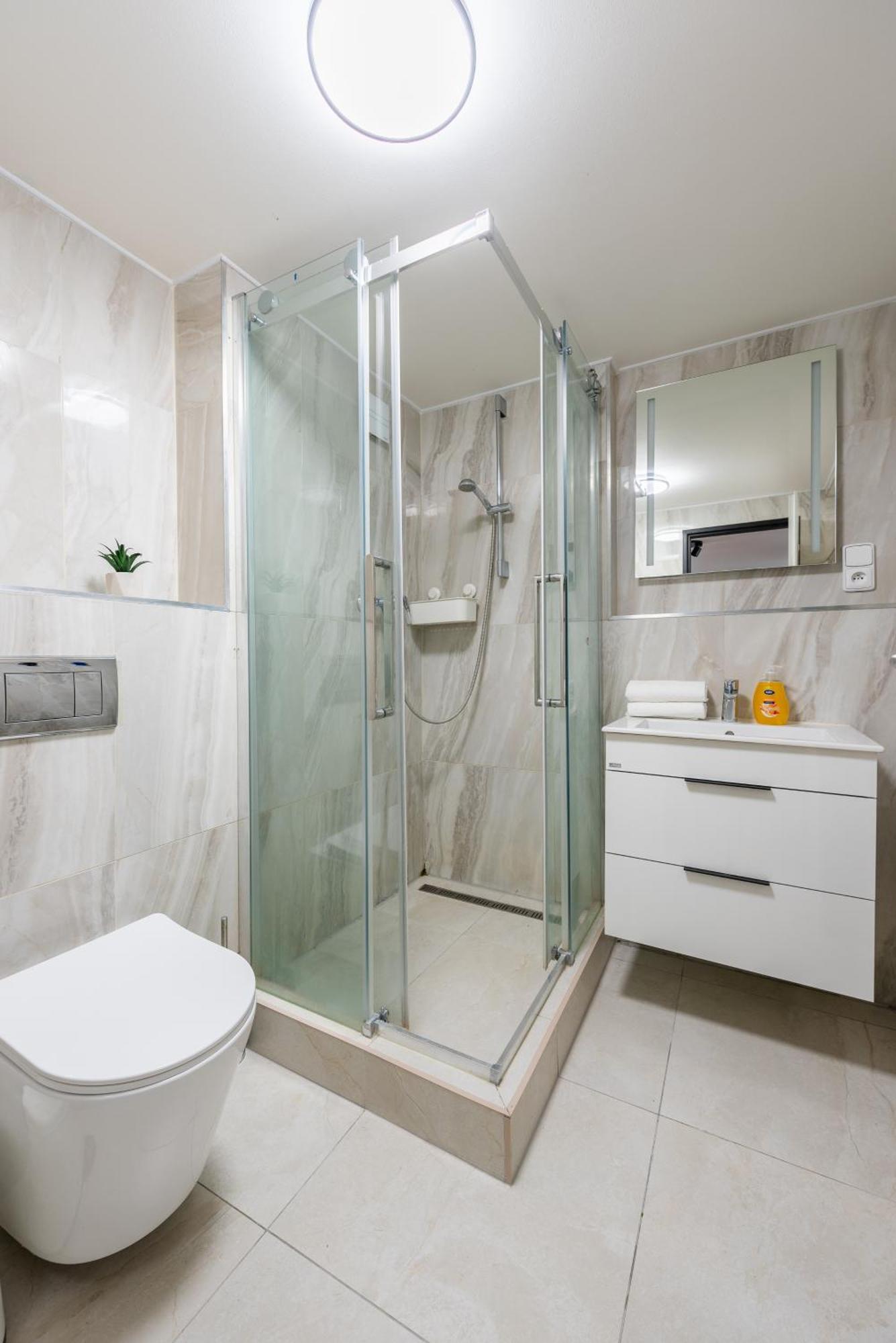 Spacious Apartments Near Karlin Square Praga Exterior foto